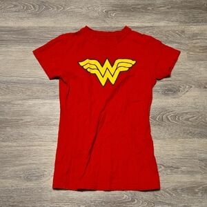 Wonder Woman Logo Graphic Tee Size Small
